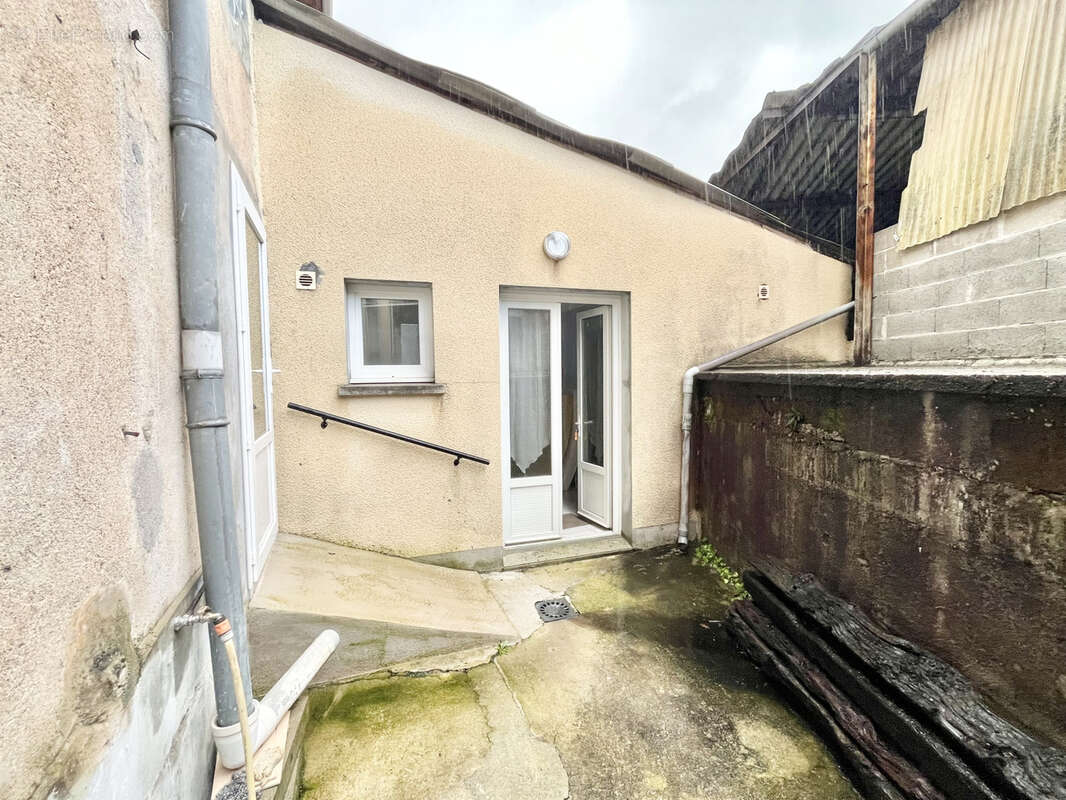 LIMOGES - Immeuble de rapport - 10 appartements - Emplacement idéal - Très bonne rentabilité - photo 9