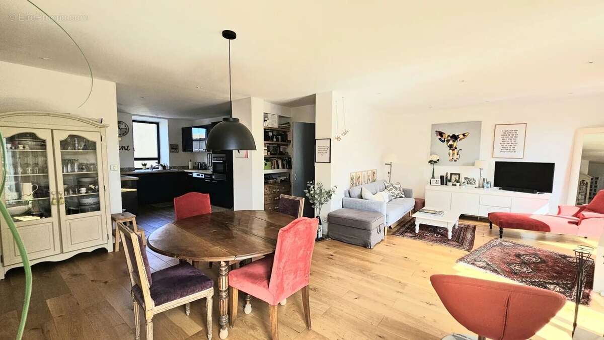 Appartement de standing dans immeuble de caractere - photo 2
