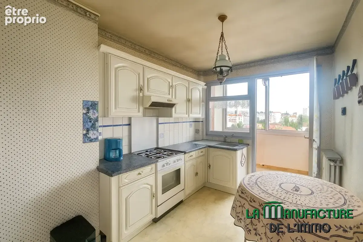 Appartement f3 traversant et lumineux avec balcon / saint-etienne hpl - photo 2