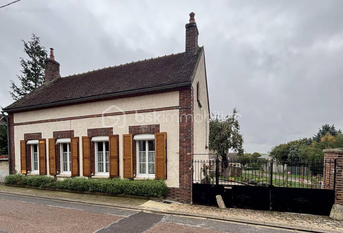 Maison à SAINT-MAURICE-AUX-RICHES-HOMMES