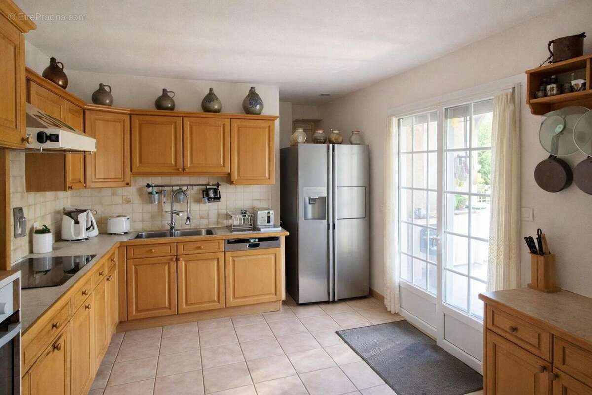 Maison 142 m² à La Chapelle-Thecle  - photo 6