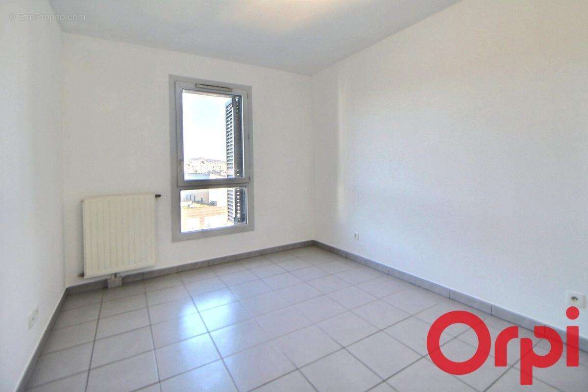 Appartement à MARSEILLE-2E