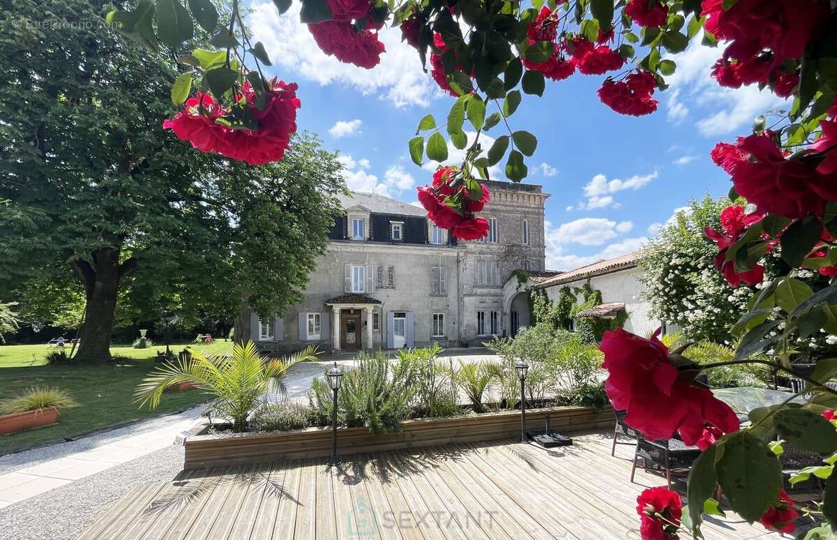 Maison à CHERVES-RICHEMONT