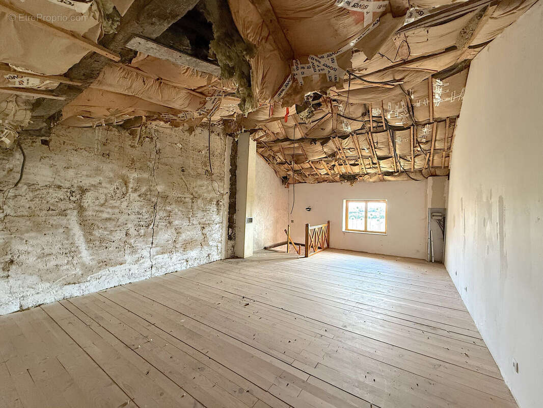 Photo 4 - Maison à RIGNIEUX-LE-FRANC