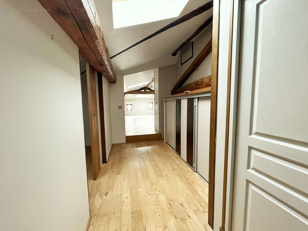 Appartement à PONTCHARRA-SUR-TURDINE