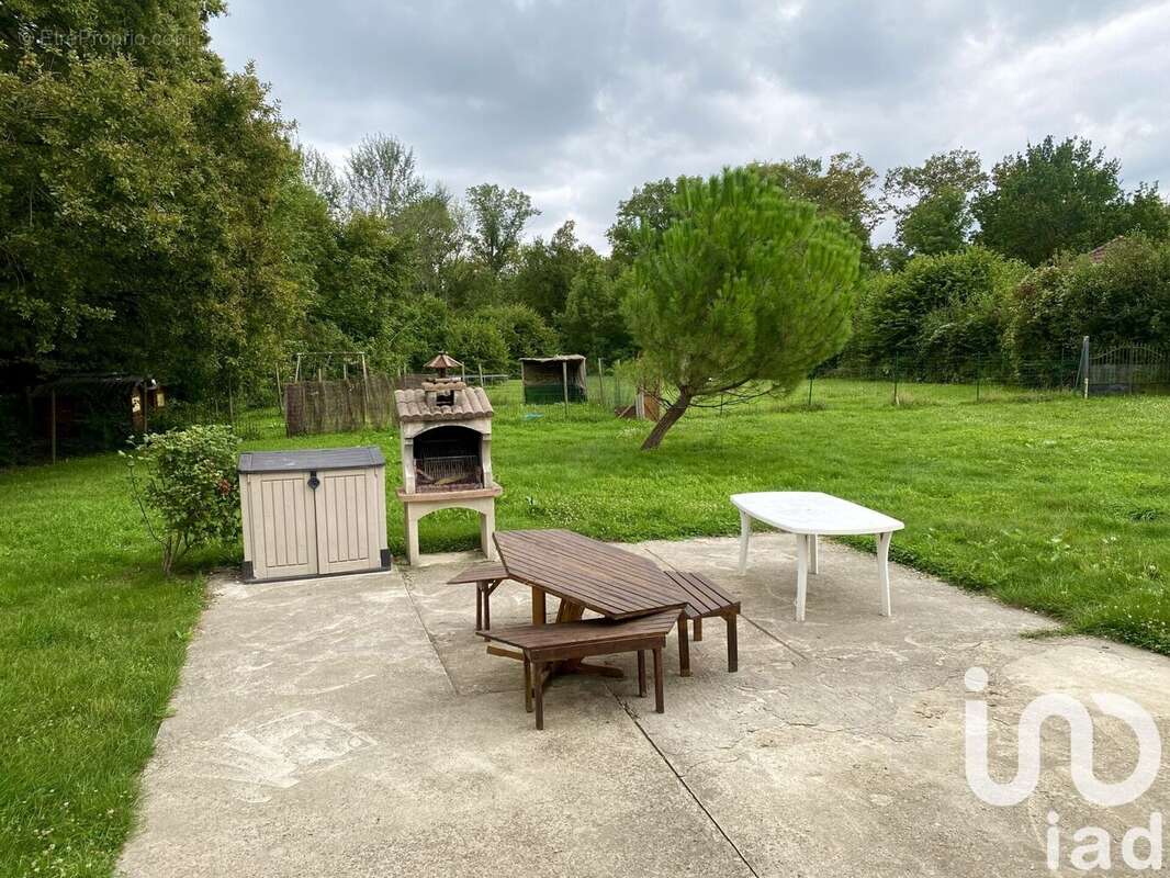 Photo 3 - Maison à SAINT-JUST-SAUVAGE