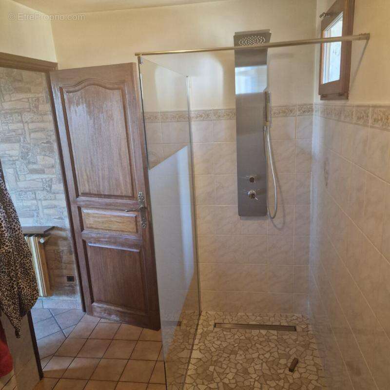 Maison à MONTELIMAR