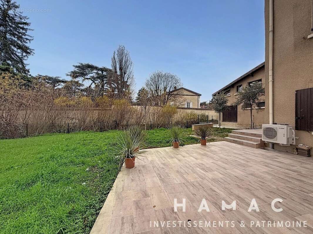 Appartement à FONTAINES-SUR-SAONE