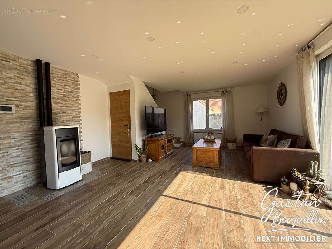 Maison à QUINCY-VOISINS