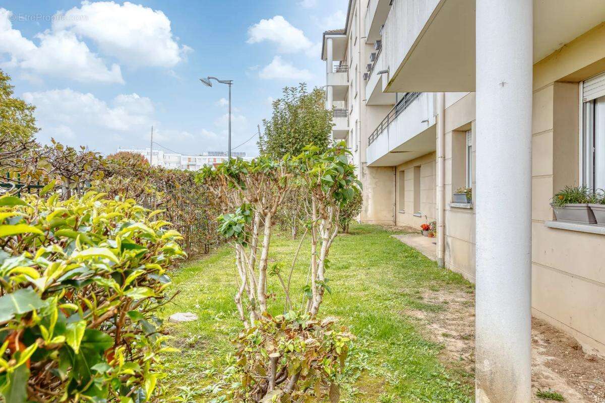 Appartement à VAL-DE-REUIL