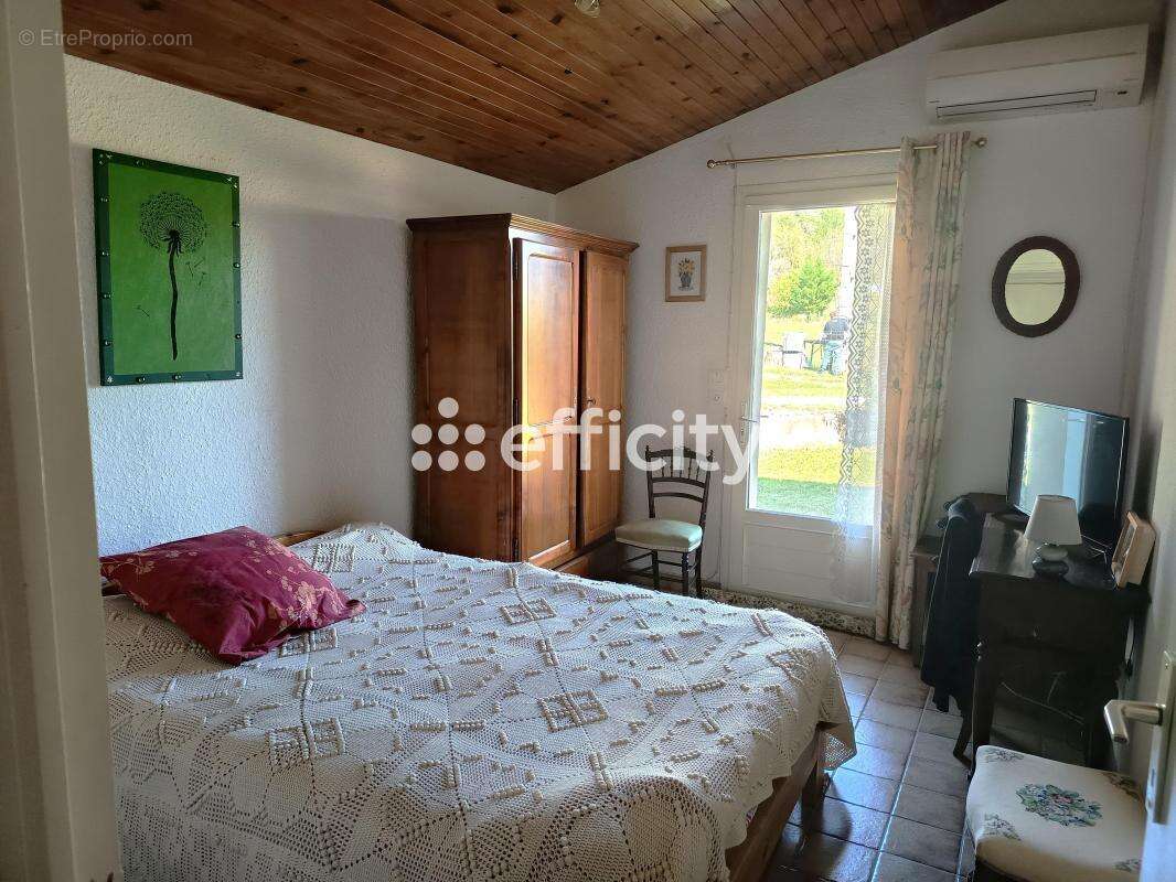 Maison à LARAGNE-MONTEGLIN