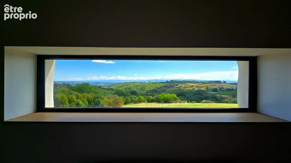 Propriété d'Exception Rénovée – 7.5 hectares - Étang privée - vue panoramique - Piscine - Source - photo 9