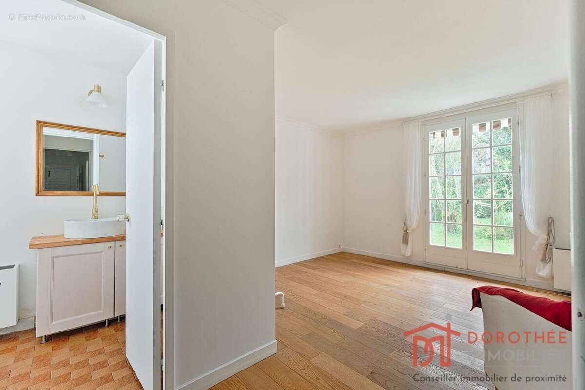 Maison à VILLECRESNES