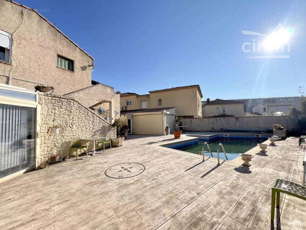 Maison à PORT-SAINT-LOUIS-DU-RHONE