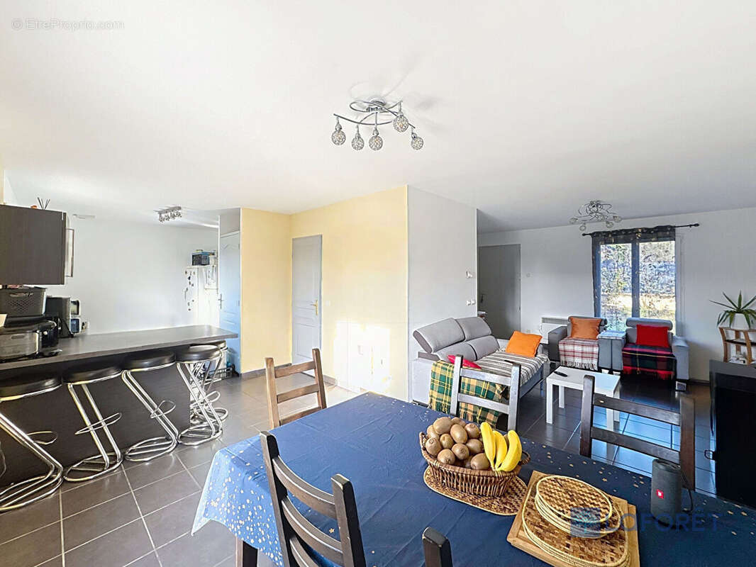 Maison à SAINT-GERMAIN-LES-ARPAJON