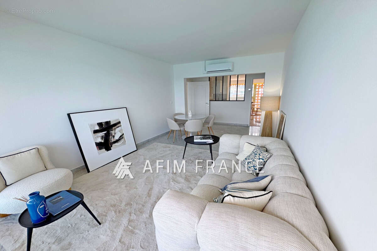 Appartement à ROQUEBRUNE-CAP-MARTIN