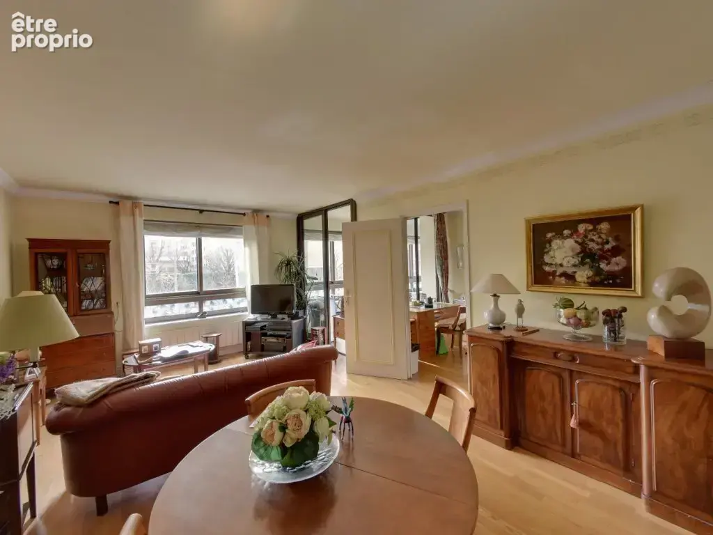 RUE HENON - T3 de 82m² plein sud à rafraîchir - photo 3