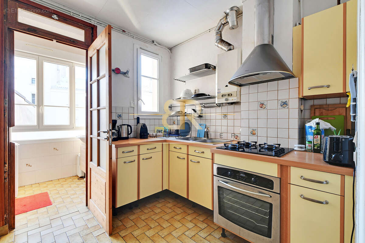 Appartement à CHARENTON-LE-PONT