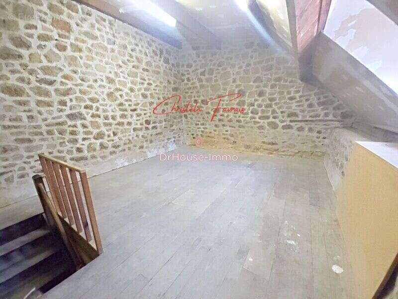 Maison à LOUVIGNE-DU-DESERT