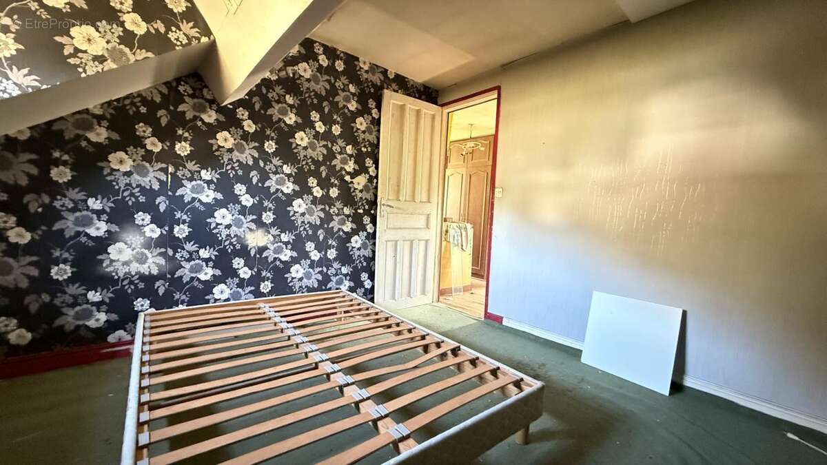 Maison à SAINT-PARDOUX-LA-RIVIERE