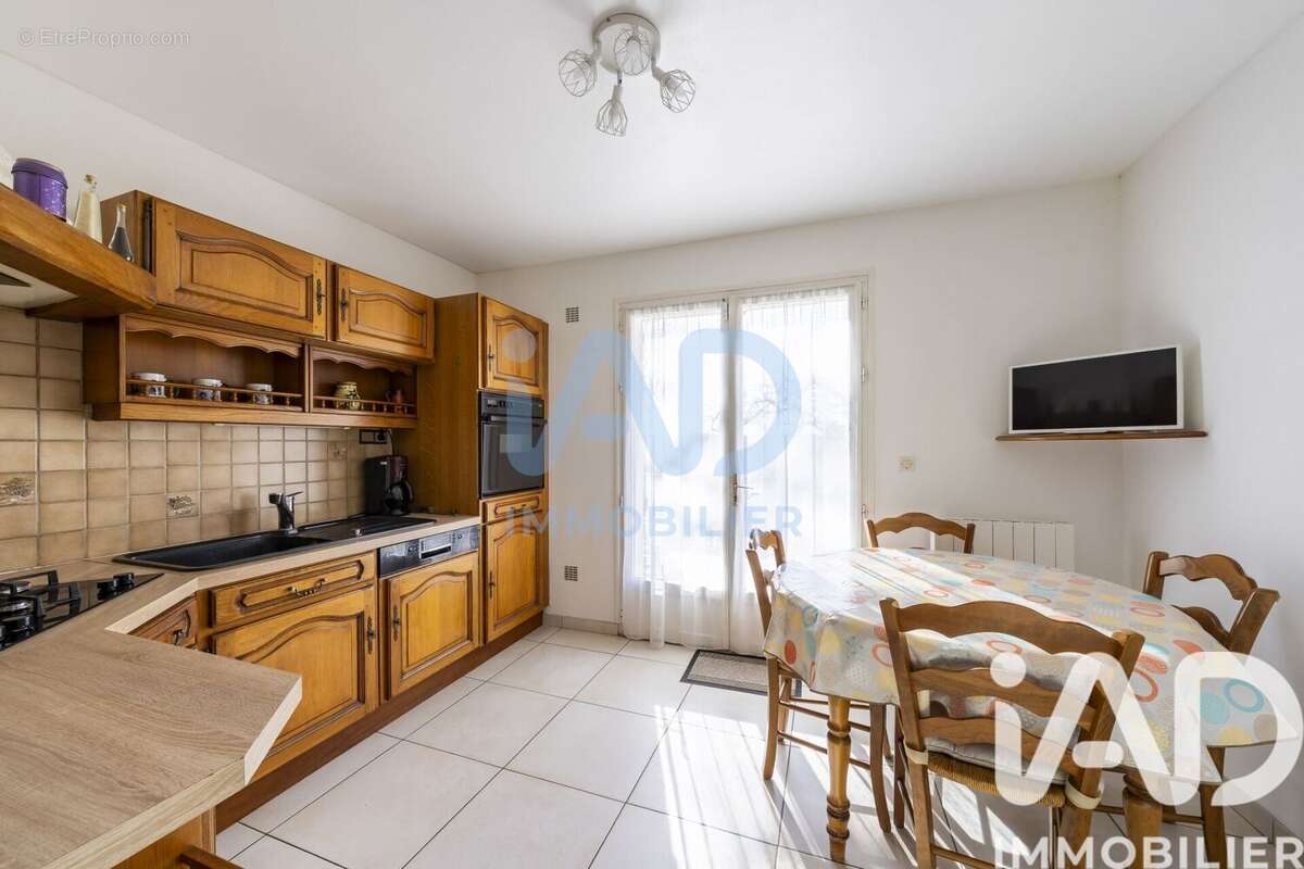 Maison 91 m² à Boussy-Saint-Antoine  - photo 8