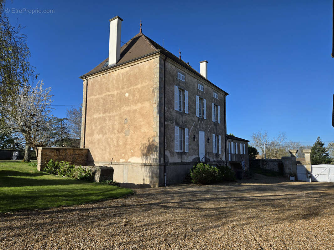 Maison à VARENNE-L&#039;ARCONCE