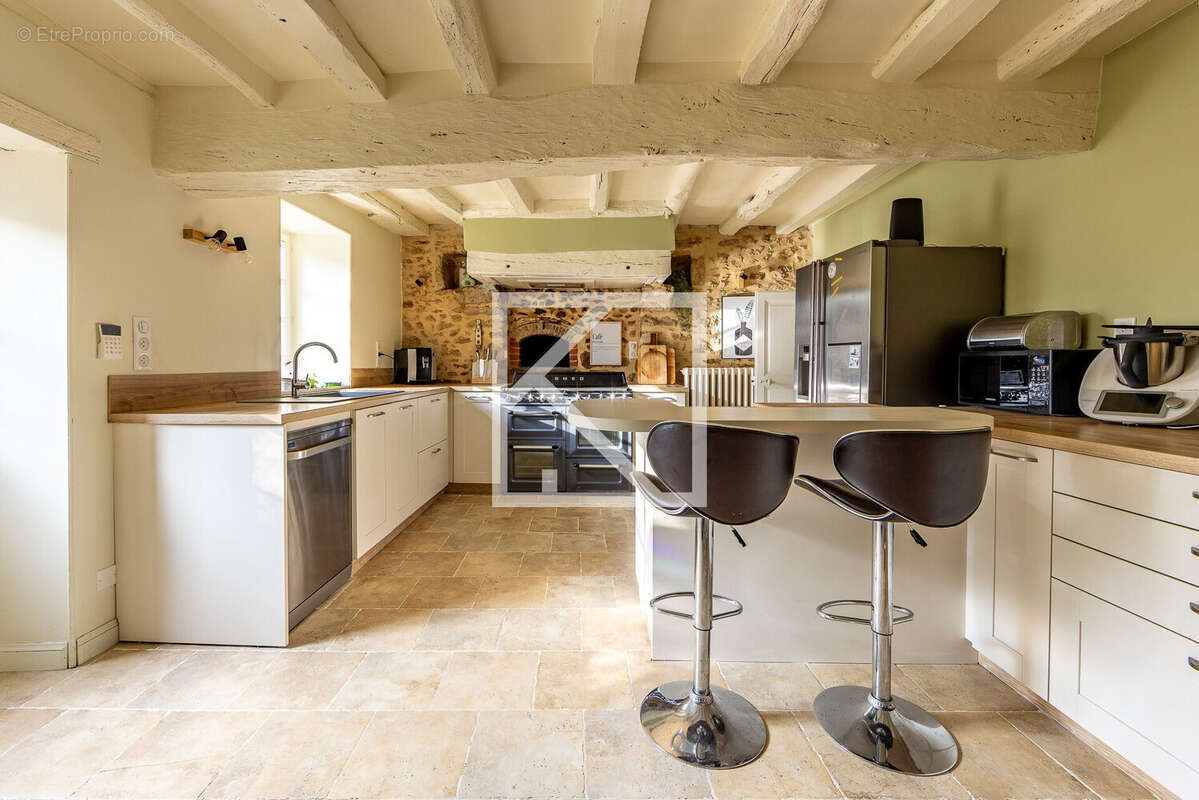 Maison à SAVIGNE-L'EVEQUE