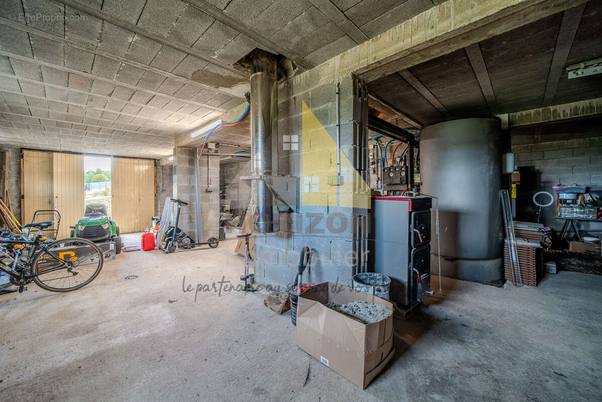 Maison individuelle sur sous-sol complet avec belle vue dégagée et terrain de 3 731 m2 ! - photo 13