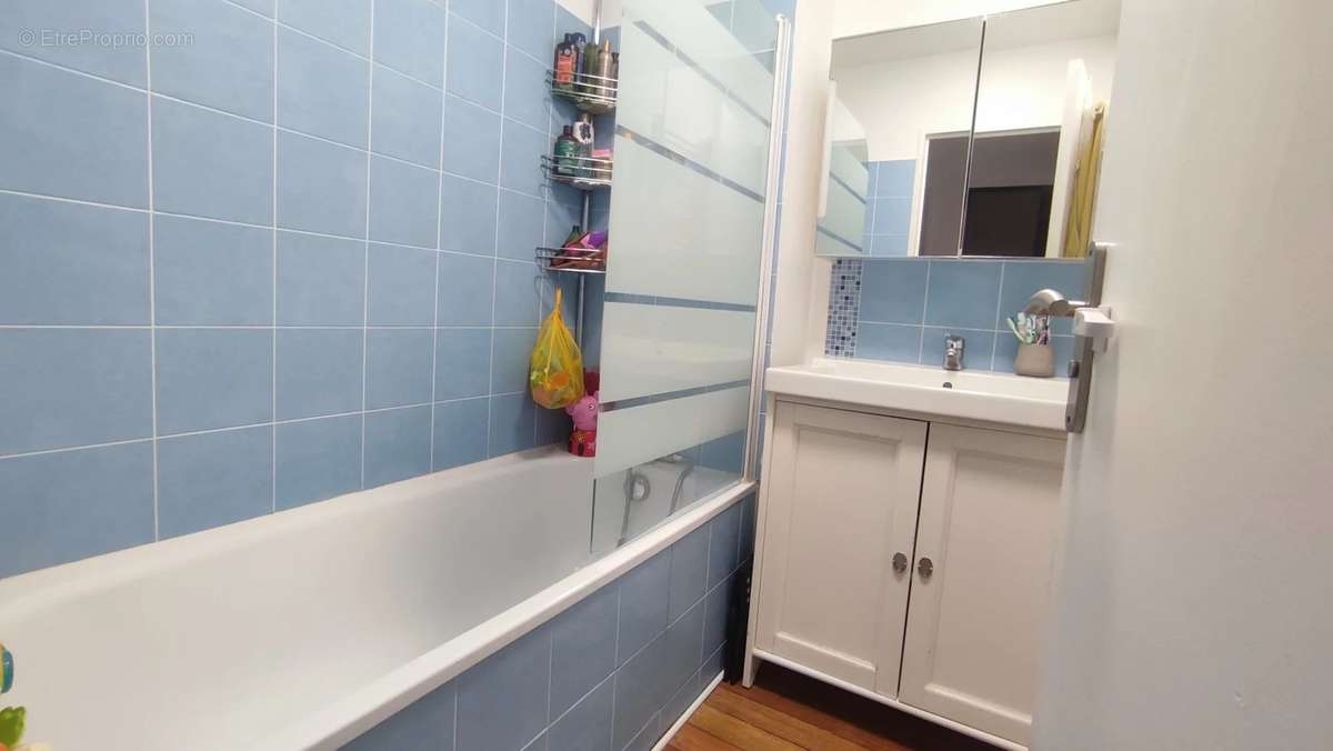 Appartement à VILLETANEUSE