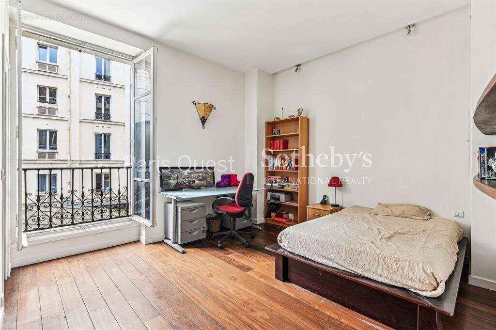 Maison à PARIS-17E