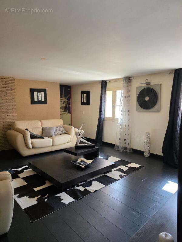 Magnifique bâtisse rénovée de 320 m² – Fort potentiel de rendement ou grande maison de famille - photo 32