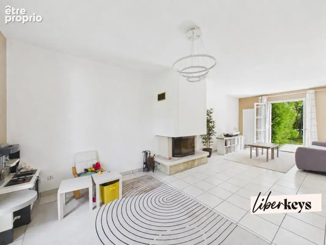 Maison familiale 285 m² au sol – 5 chambres – Terrain de 500 m² – Sous-sol total - photo 8
