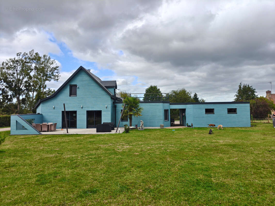 Maison à SAINT-PIERRE-SUR-DIVES