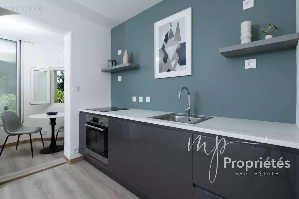 Appartement à SIX-FOURS-LES-PLAGES