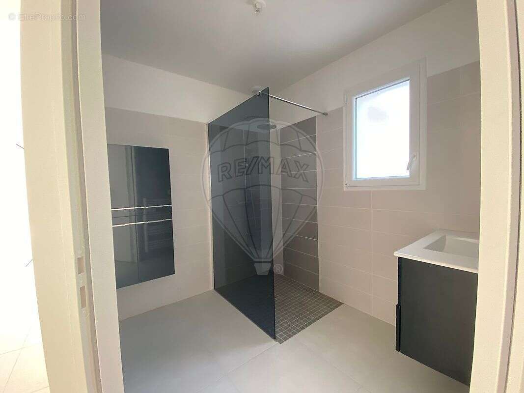 Maison à VAUX-SUR-MER