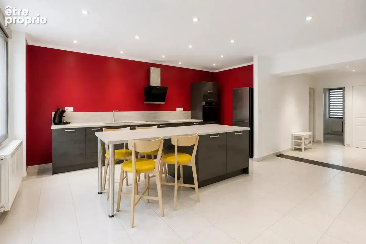 Appartement de 4 pièces de 107 m² à Saint-Étienne - photo 6