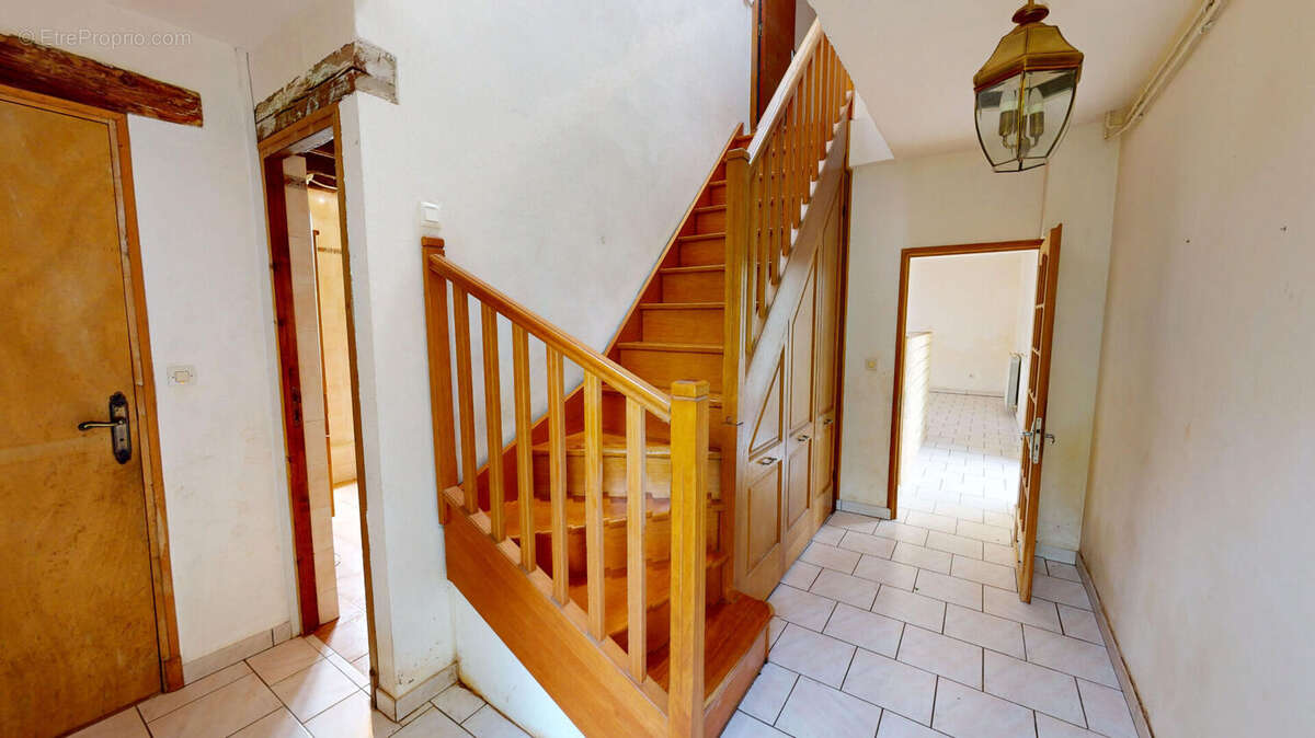 Maison à SAINT-PARIZE-LE-CHATEL