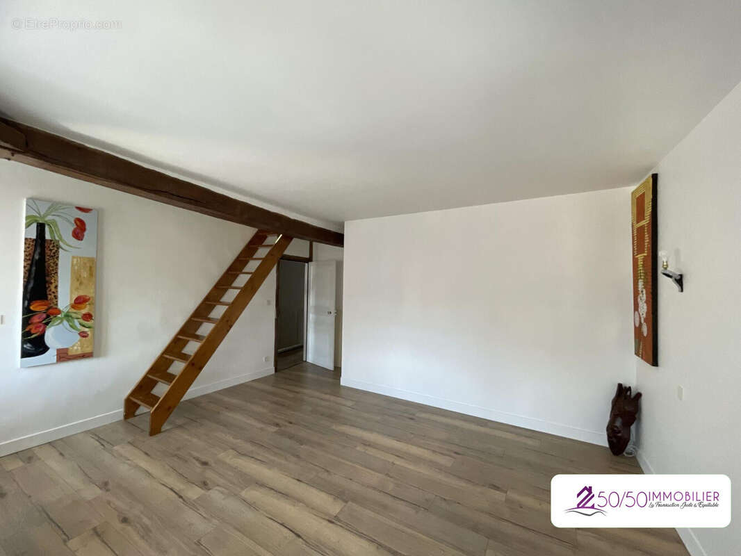 Maison 252 m² à Maule  - photo 9