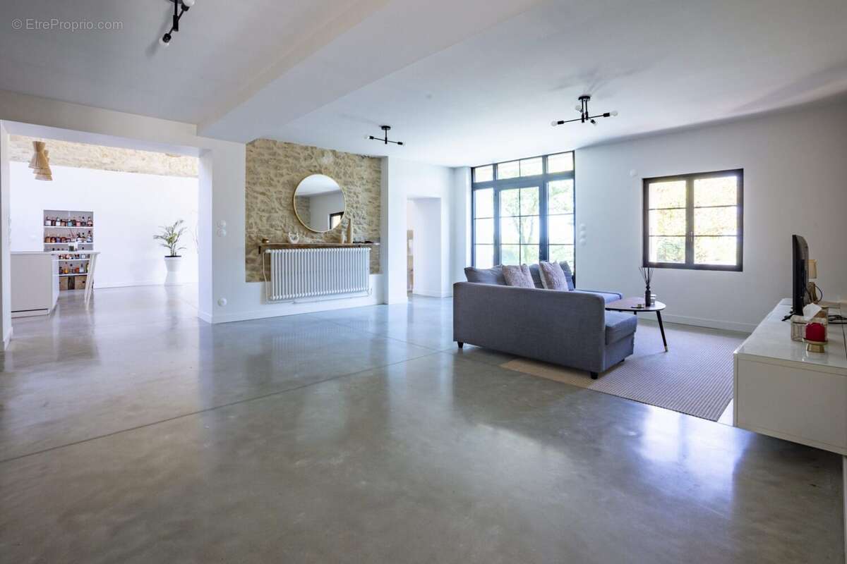 Maison à MAS-SAINTES-PUELLES