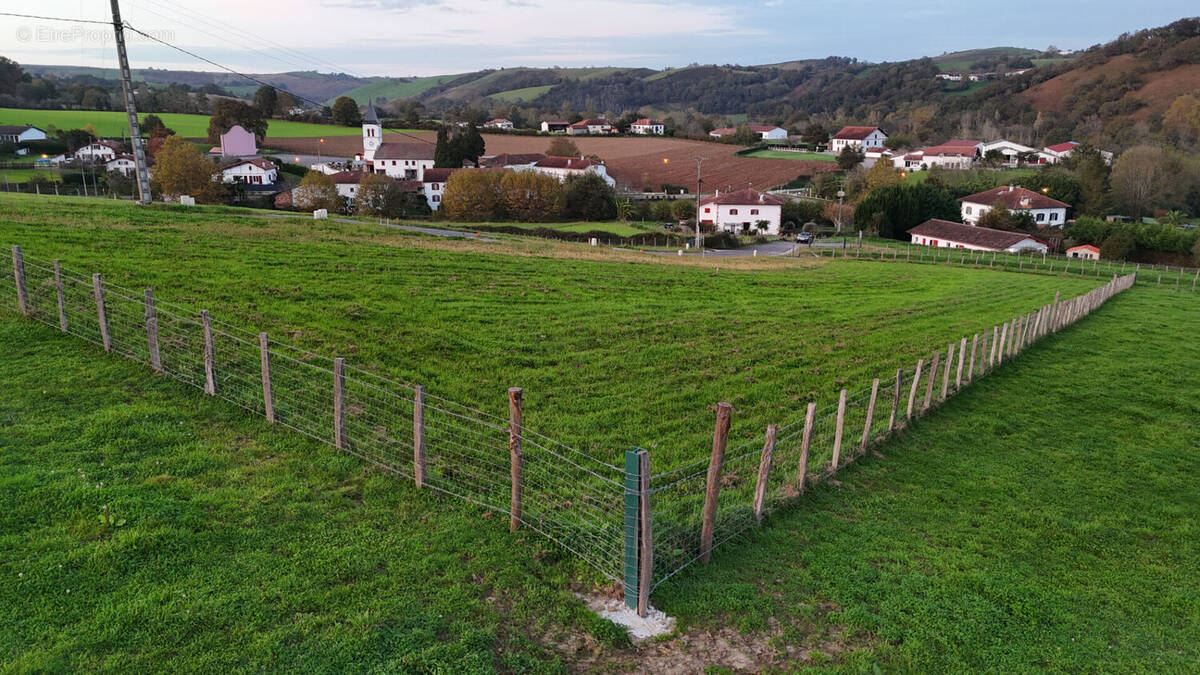 Terrain à SAINT-PALAIS