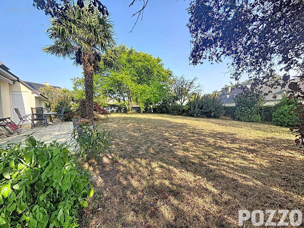A Vendre - AVRANCHES - LE VAL SAINT PERE - Maison 6 pièce(s) 150 m² - Terrain - photo 3