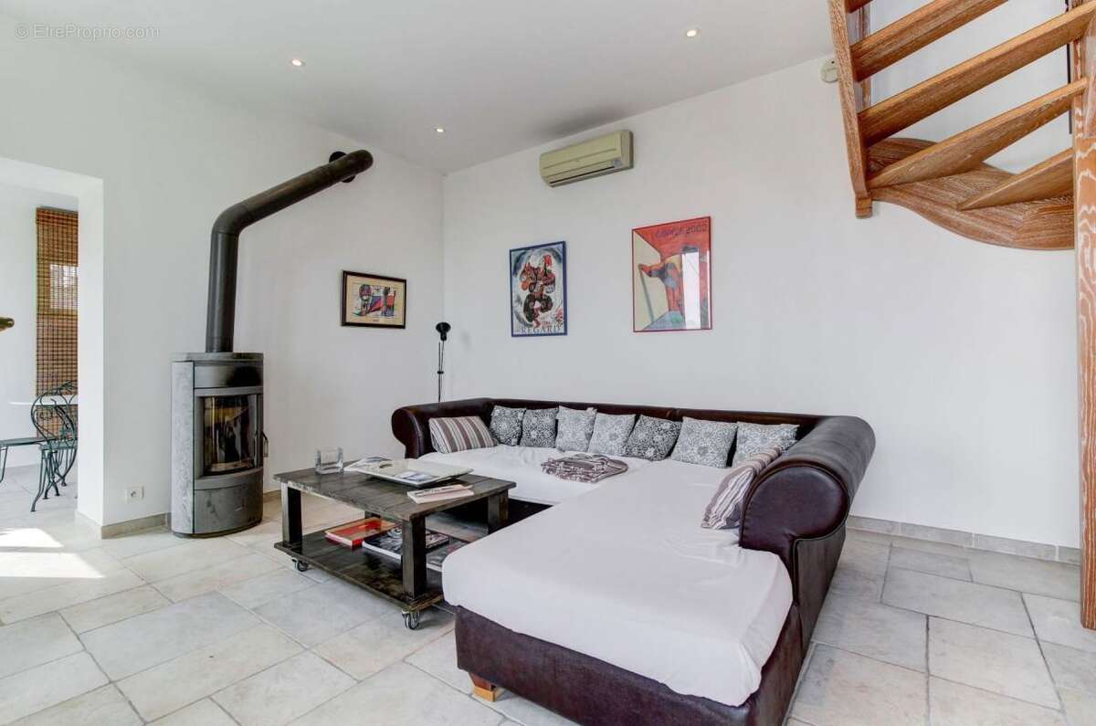 Maison à VALLAURIS
