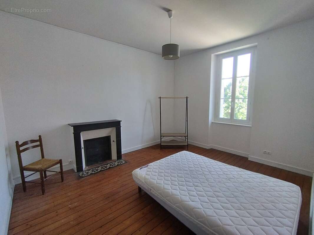 Maison à RUELLE-SUR-TOUVRE