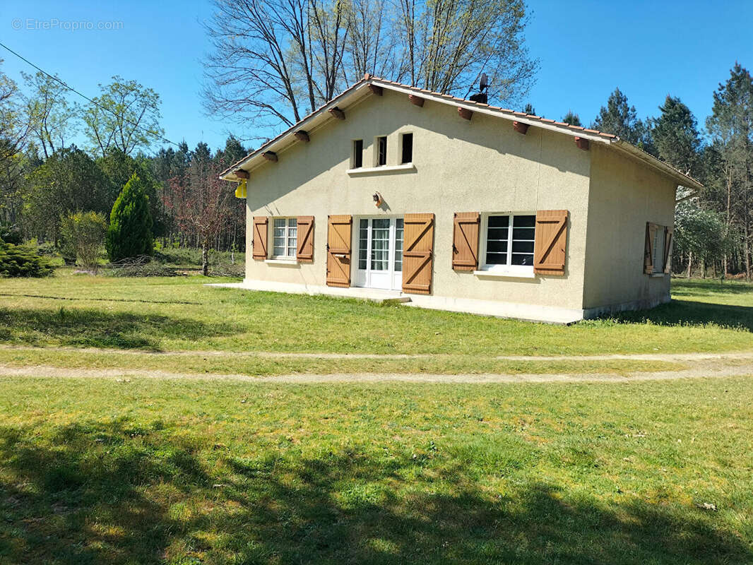Maison à ROQUEFORT