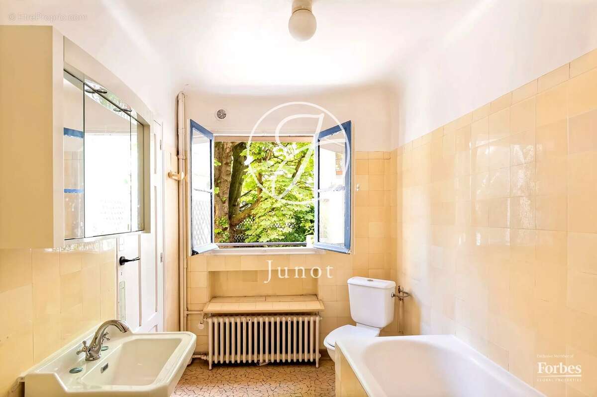 Maison à PARIS-18E