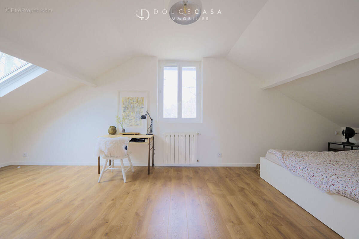 Maison à CHAMPS-SUR-MARNE