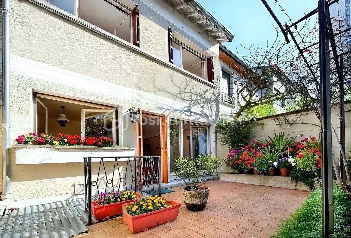 Maison à PARIS-19E