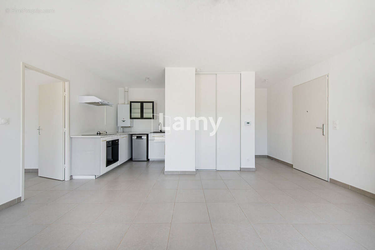 Appartement à SEPTEMES-LES-VALLONS