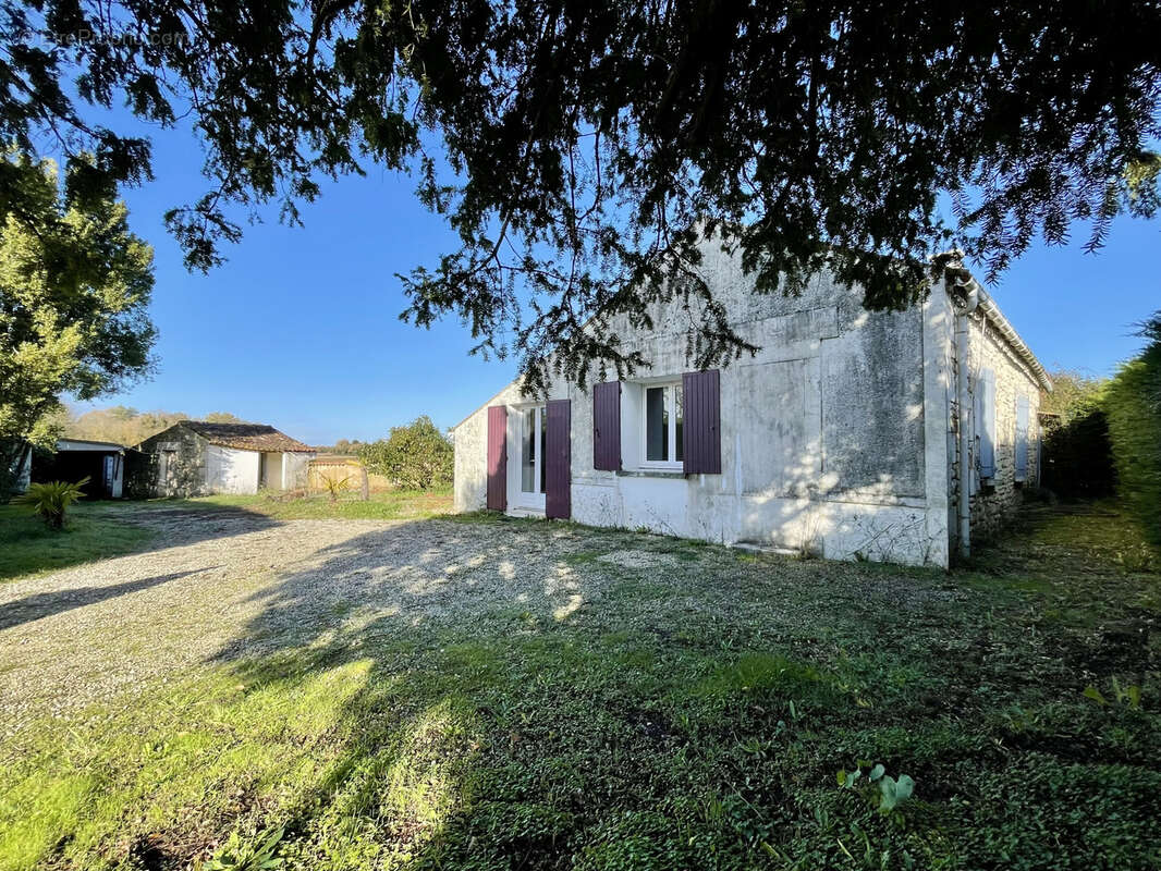 Maison à SAINT-PORCHAIRE