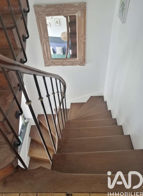 Photo 2 - Maison à AMBRIERES-LES-VALLEES